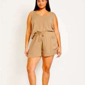 NWOT Old Navy High-Waisted Playa Shorts -- 3.5-inch inseam